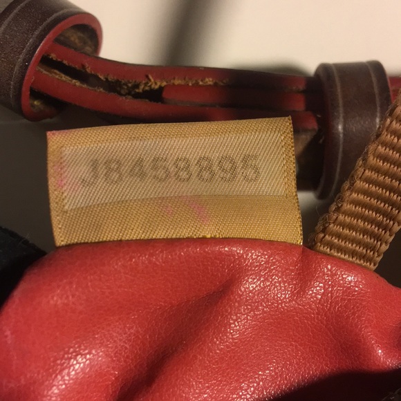 Dooney and Bourke Leather Satchel Handbag - Picture 7 of 7